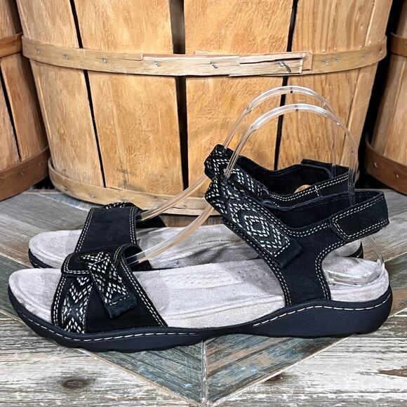 Clarks Amanda Sprint Black Suede Asbstract Textile Adjustable Sandals Womens 8.5 - Picture 2 of 12